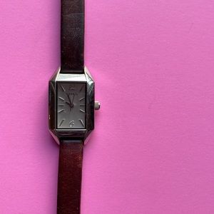 FOSSIL Vintage petite face watch.  Thin leather straps.
